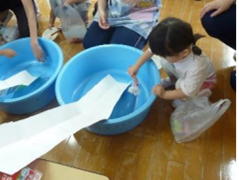 写真：流しそうめんの様子