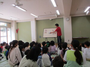 幼児クラスのこどもの日の集会の様子