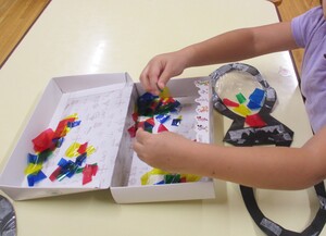 魚の製作をしているところ