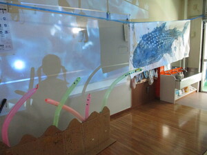 部屋の中が海になった様子