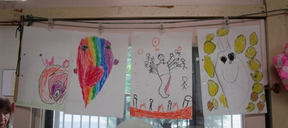 子ども達が描いた水鉄砲の的の写真