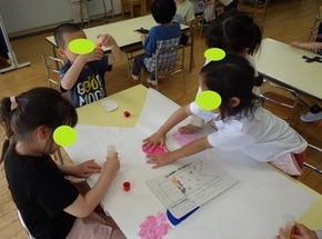 5歳児こいのぼり制作の様子