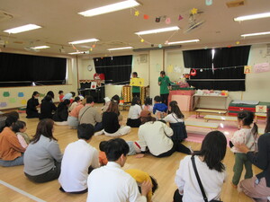 読み聞かせの様子