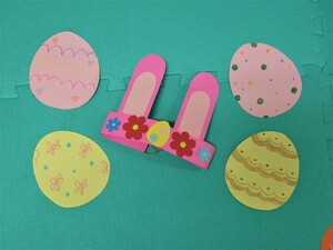 うさぎの耳とイースターエッグ