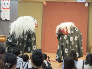 2頭の獅子舞