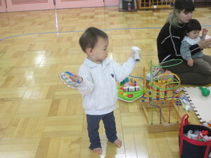 しんがし新年会の様子　鈴で盛り上げています