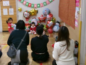 フォトコーナーで写真を撮っている様子