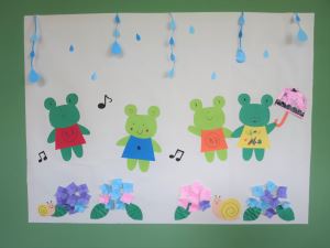 写真：かえるとアジサイ、カタツムリの壁面飾り