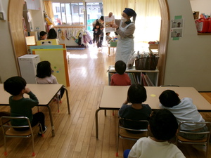 だしの話を栄養士から聞いています