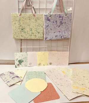 写真：紙工芸製品