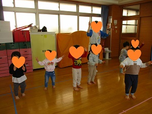 体操をする様子