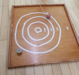 写真:こまを回している様子