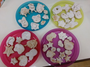 小麦粉粘土で作ったクッキーです。