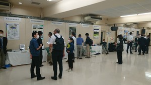 企業展示の様子