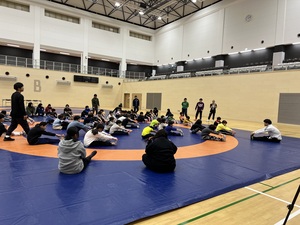 教室の様子（ストレッチ）