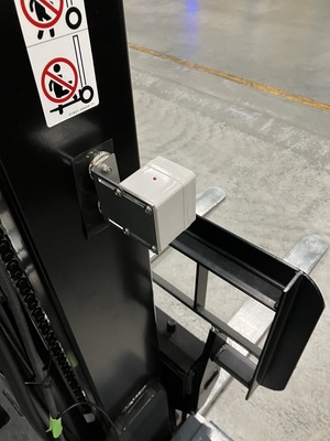 ツメ下げ忘れ警告センサー