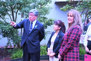 写真：植樹式の様子