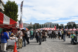 写真：楽市楽座ひろば