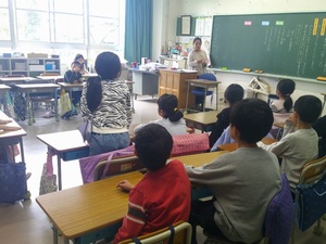 写真：学級会の様子