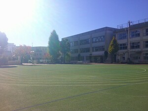 写真：本校の校庭