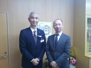 写真：内田校長と