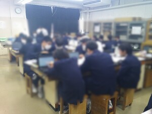 写真：理科の自由進度学習の様子