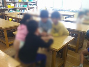 写真：近くの人と相談して考える時間