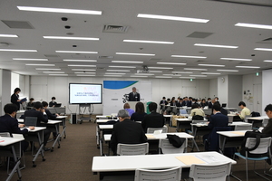 サムネイル：記者会見の様子2