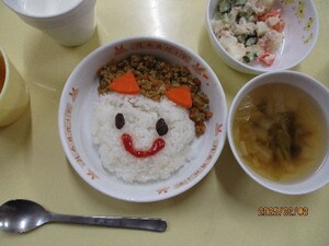 幼児クラスの給食は「鬼っ子ドライカレー」でした。