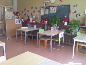 写真：空間が工夫された校内別室の様子