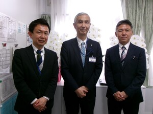 写真：渡邉校長（右）、加藤副校長（左）と