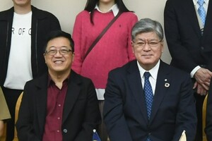 写真：ダト・ピーター・ン様と坂本区長