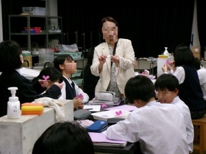 写真：理科の授業の様子