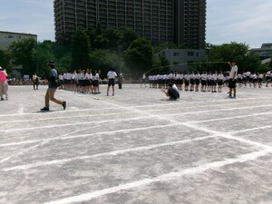 写真：志村第四中学校「大繩」の様子