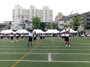 写真：1年生の表現活動の様子