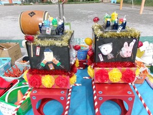写真：園児たちの手作りお神輿