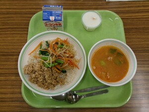 写真：当日の給食